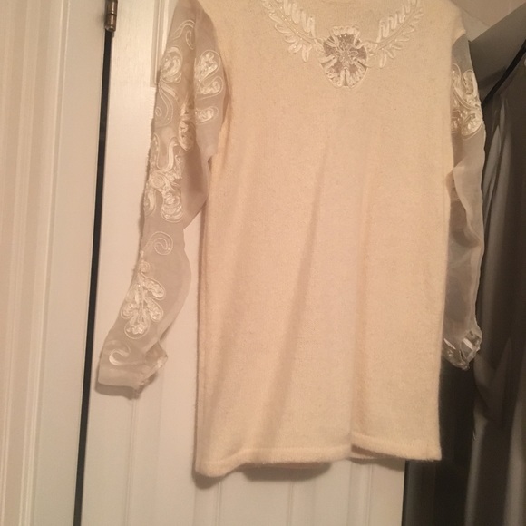 Vintage Lace insert sweater - Picture 4 of 4